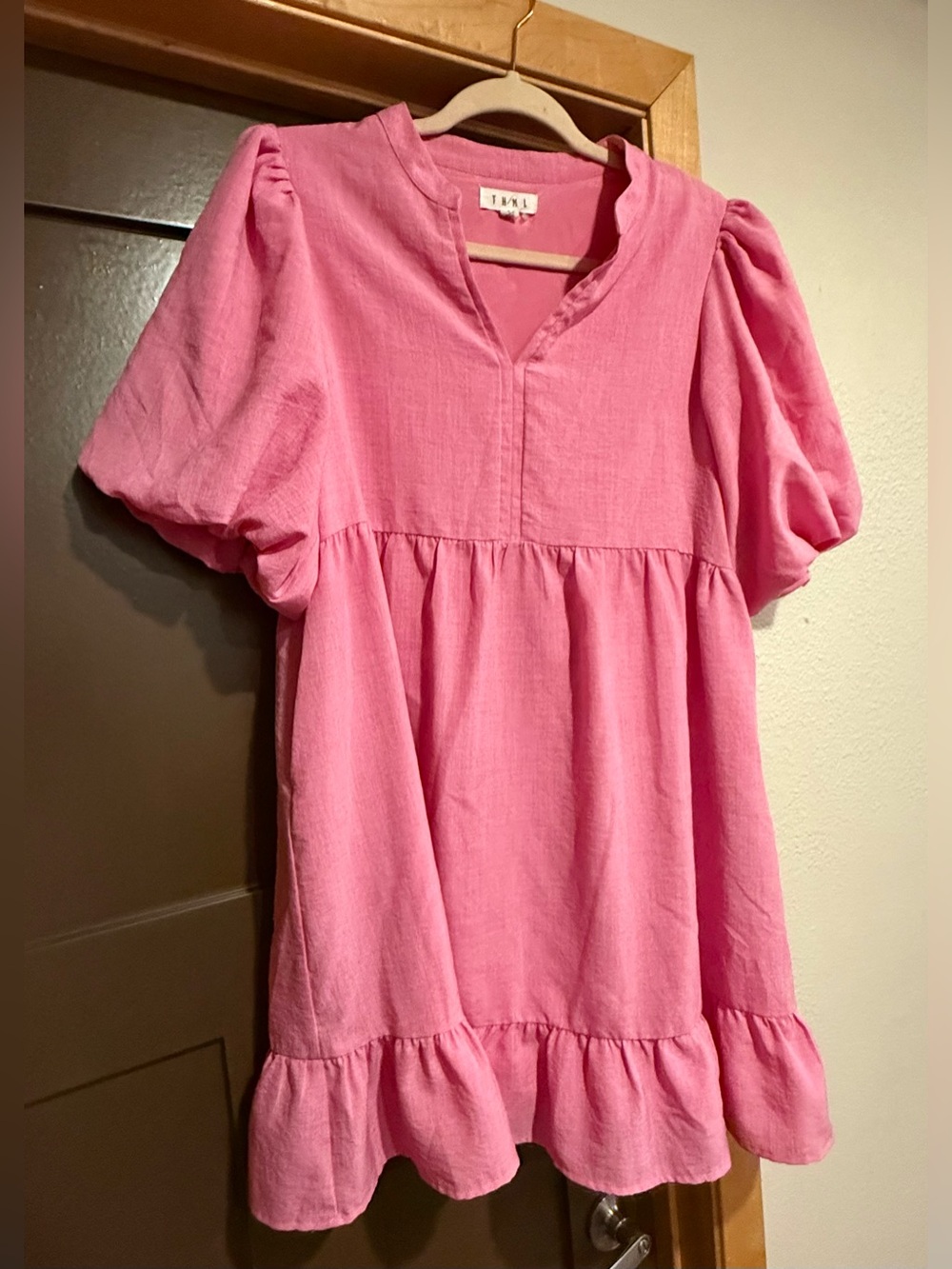 NWOT Hot Pink Bubble Sleeve Dress